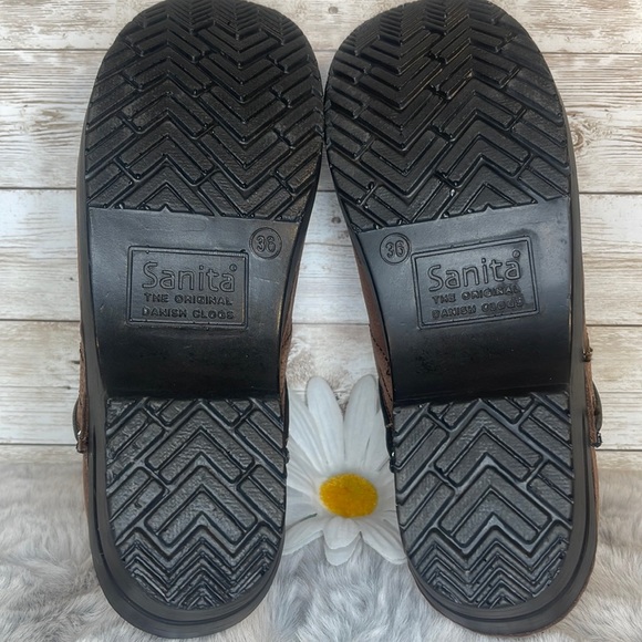 Sanita Clog, Antique Brown, Pro Textured Oil Women’s Clog - Picture 9 of 9